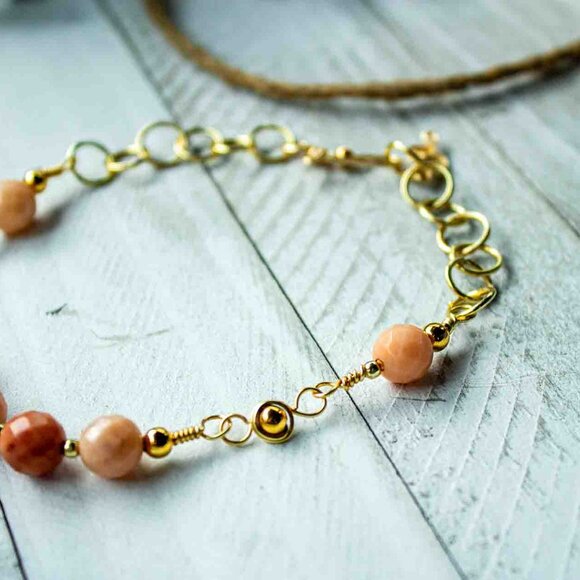 Peach Aventurine Bead Bracelet with Handmade Gold Chain Links - Picture 5 of 15